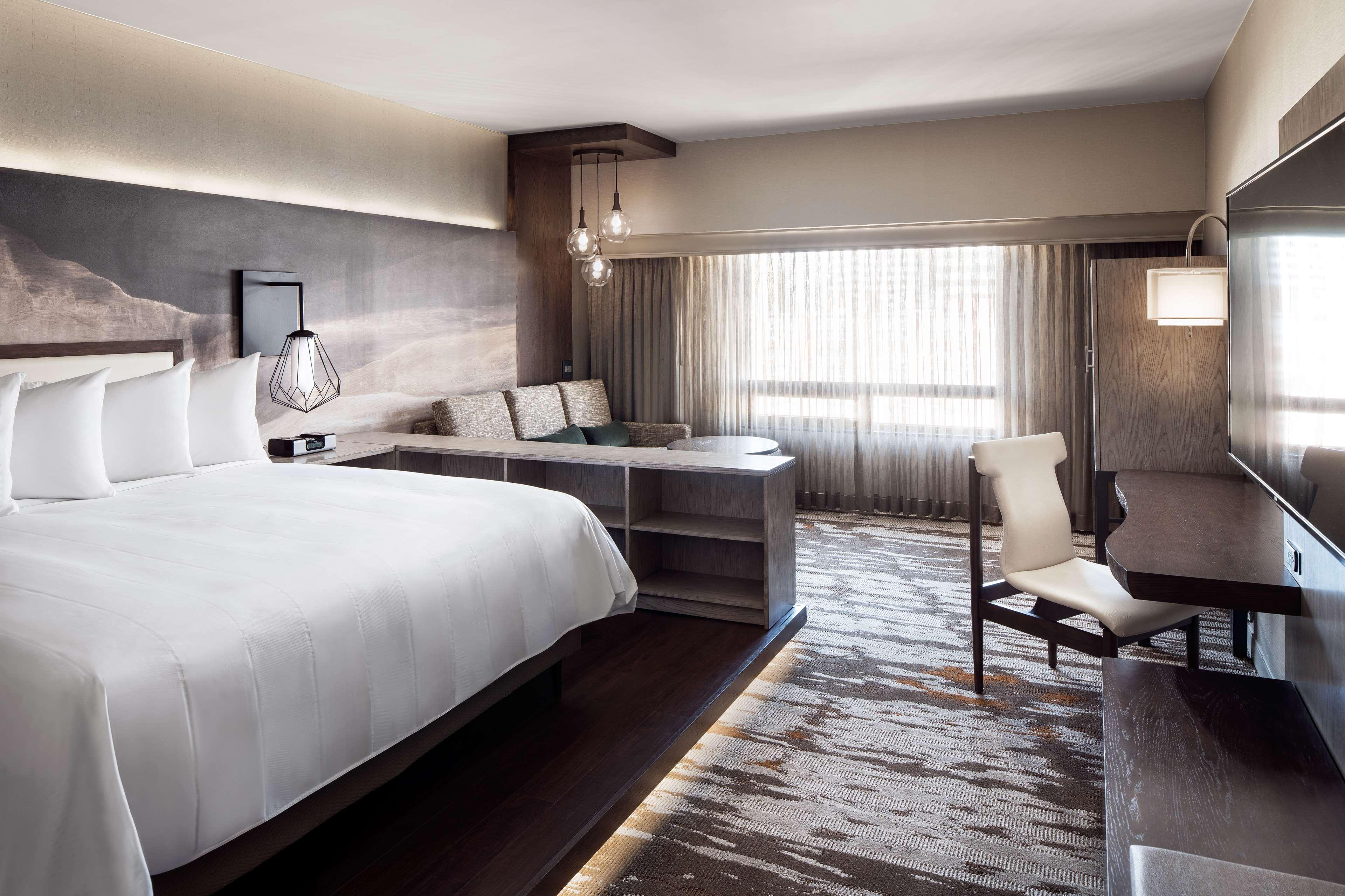 Hilton Center Hotel