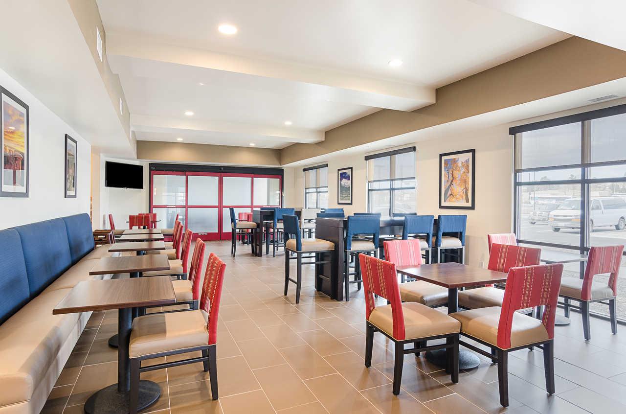 Hotel Comfort Near Downtown