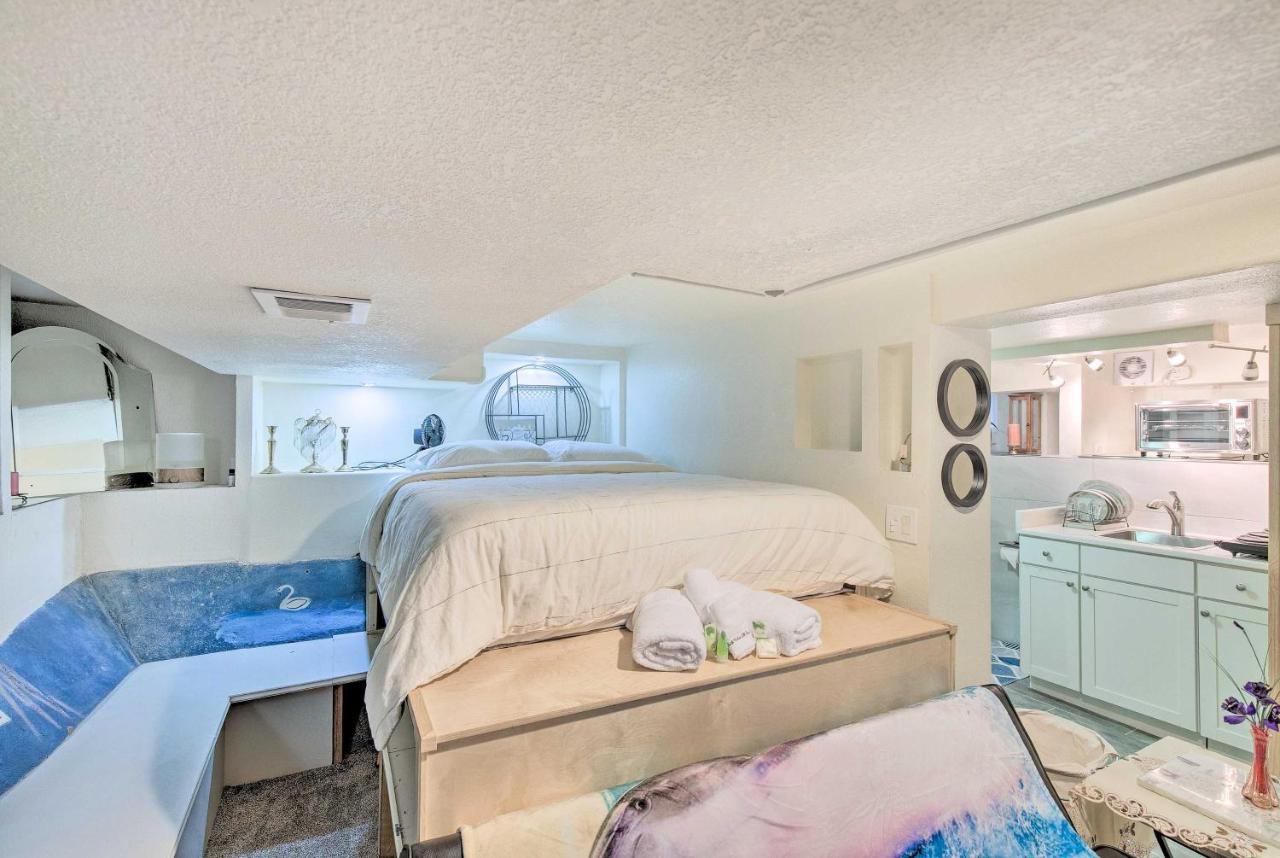 Steps To Park And Restaurants! Apartment *