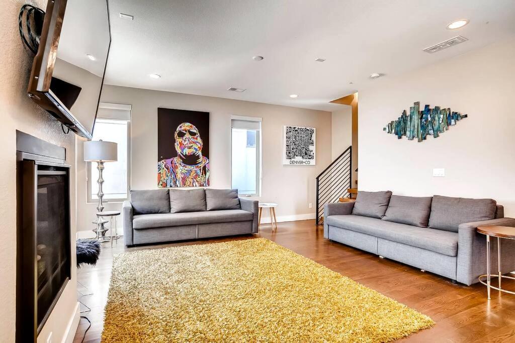 Luxurious, 3 Bdr Home-balcony, Rooftop And Parking Apartment
