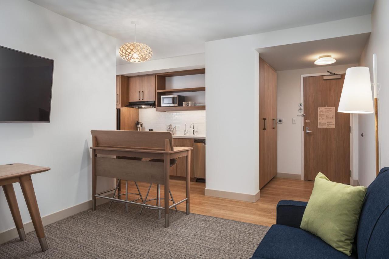 Element Downtown East Hotel 3*
