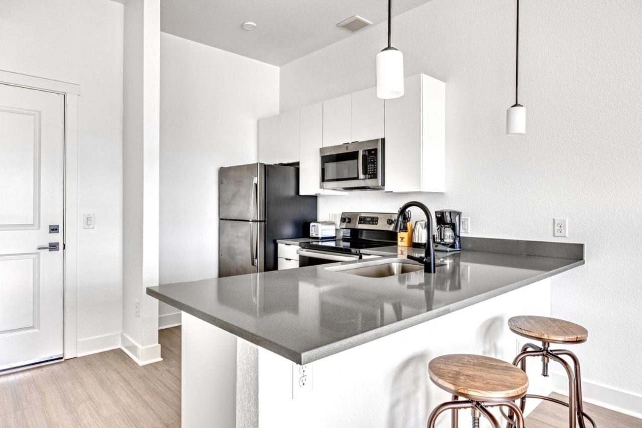 Sloans 1br W Gym Wd Roof Nr Park Den-106 Apartment