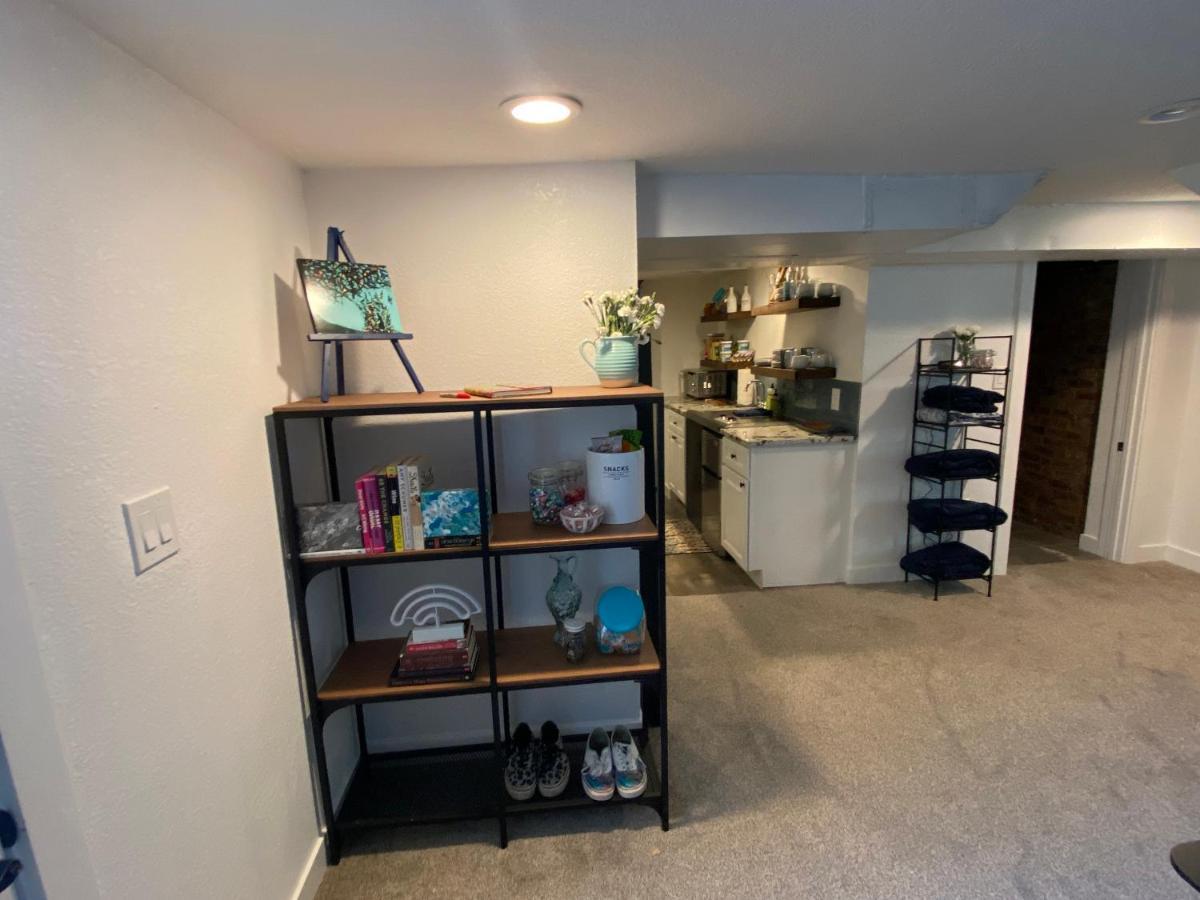 Artsy Platt Park Suite, Quick Mountain Access! *