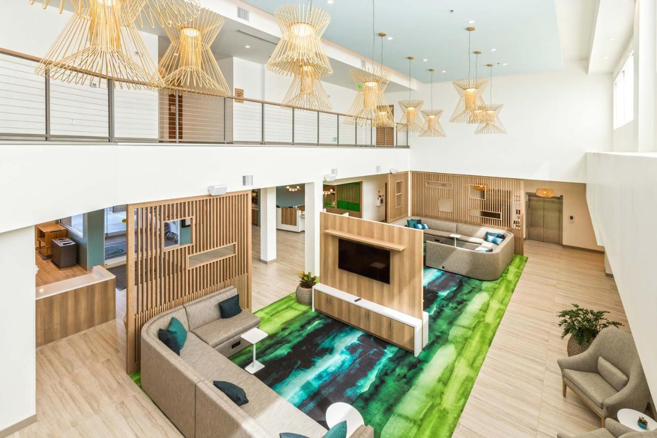 Hotel Element International Airport 3*