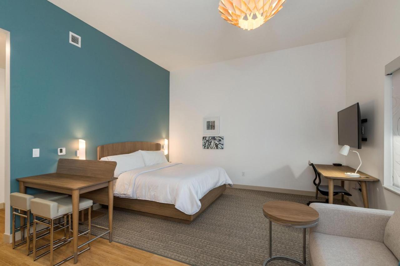 Hotel Element International Airport 3*