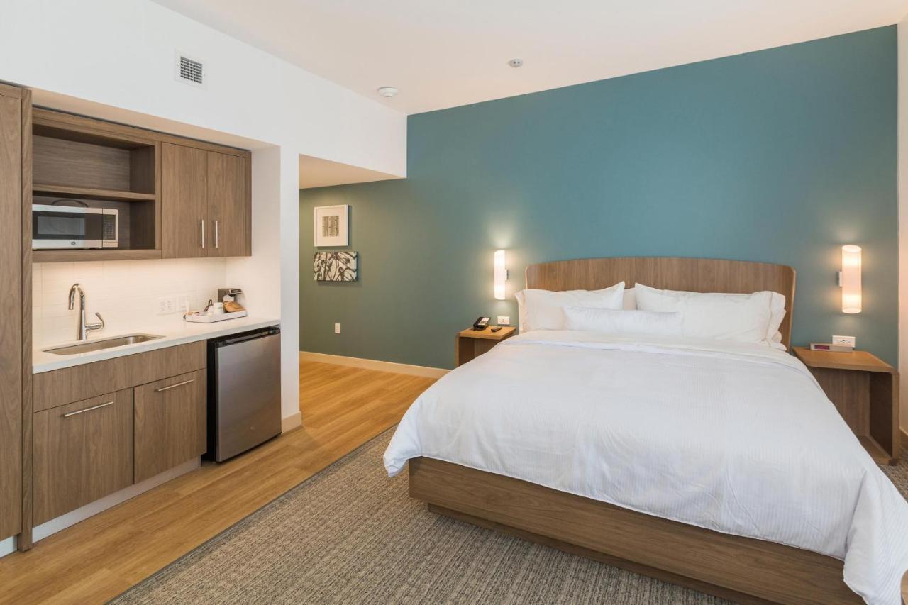Element International Airport Hotel