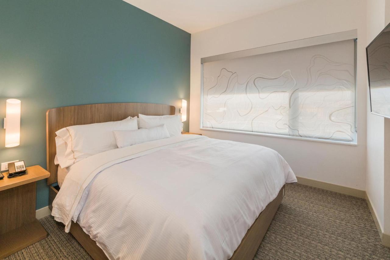 Element International Airport Hotel 3*