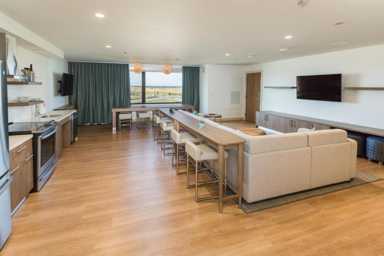 Element International Airport Denver