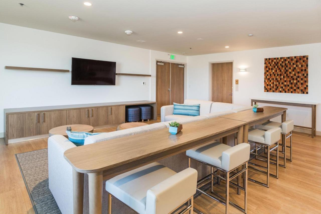 Element International Airport Hotel Denver