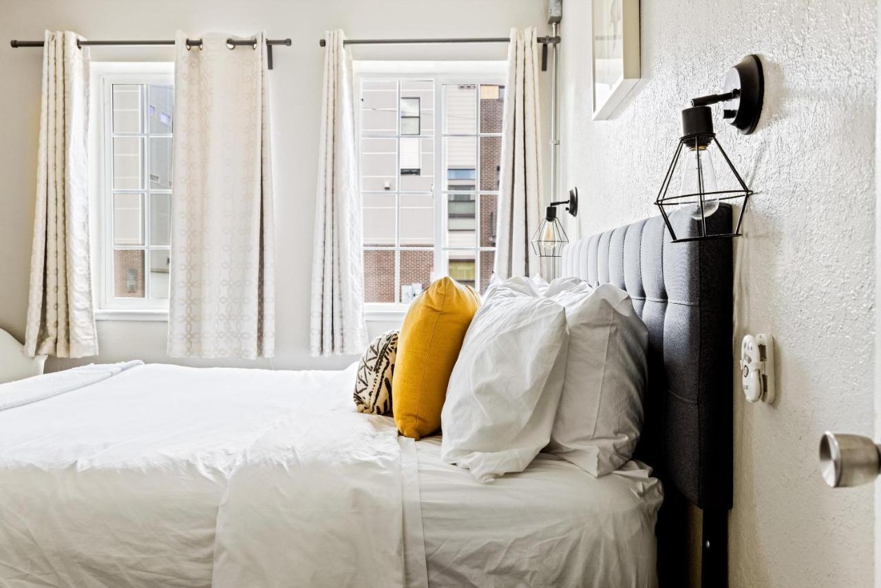 Apartment Stylish Retreat - King Beds - Walk To Sloans