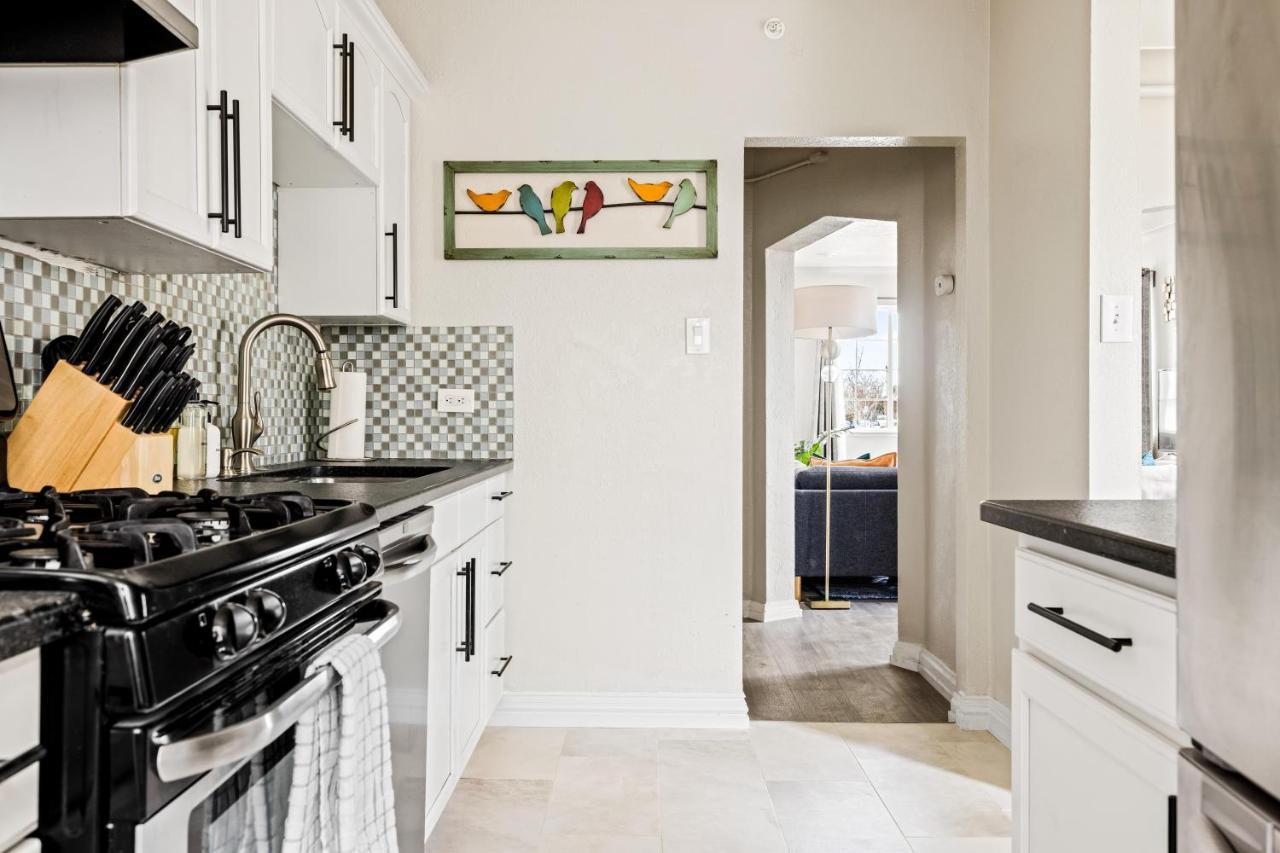 Stylish Retreat - King Beds - Walk To Sloans Apartment Denver