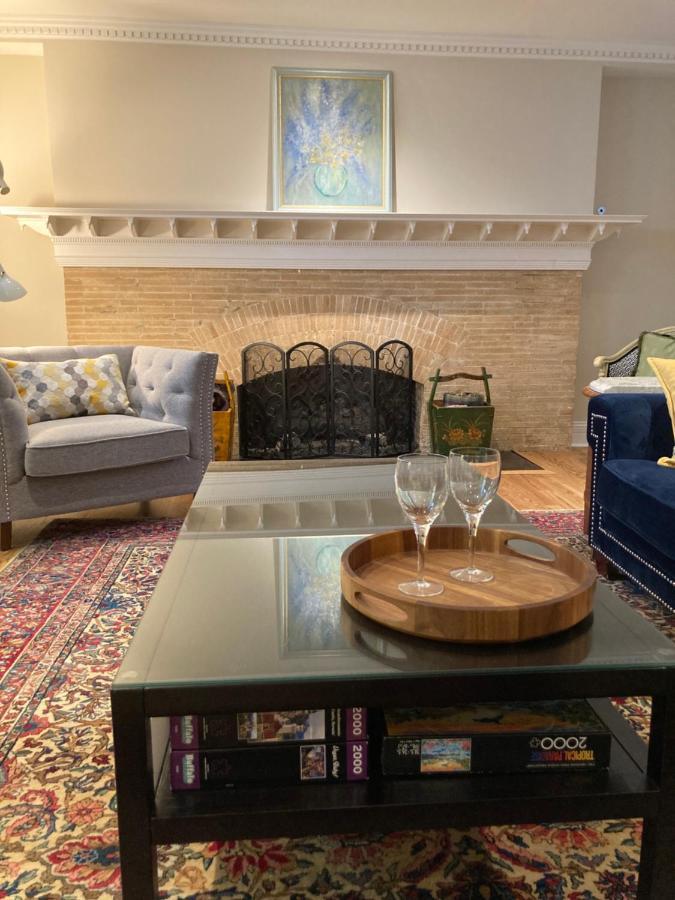 Apartment Pineapple House, Spacious 1st Floor Apartment! Center! 96 Walk Score! Free Parking! Denver