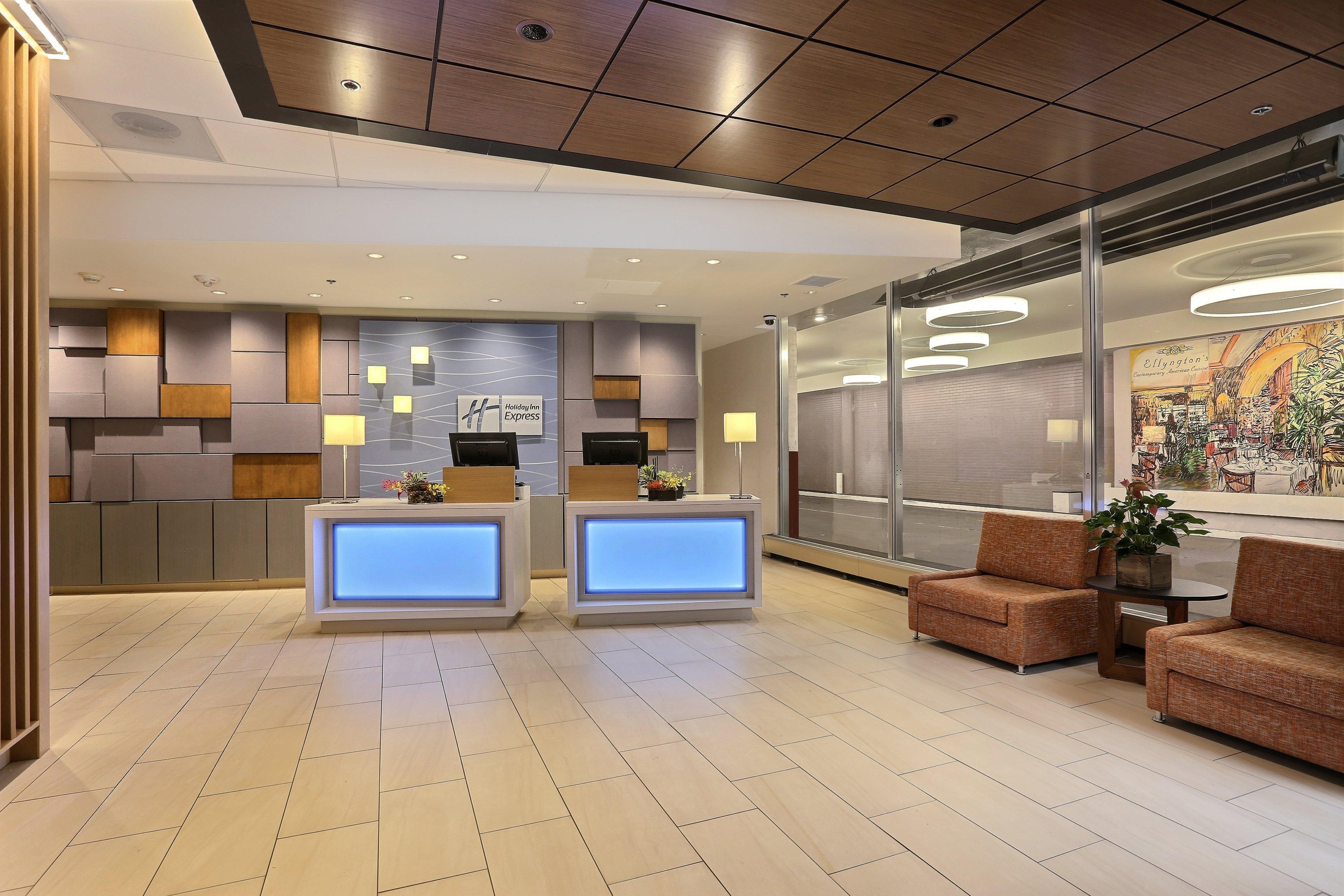 Holiday Express Downtown By Ihg Hotel