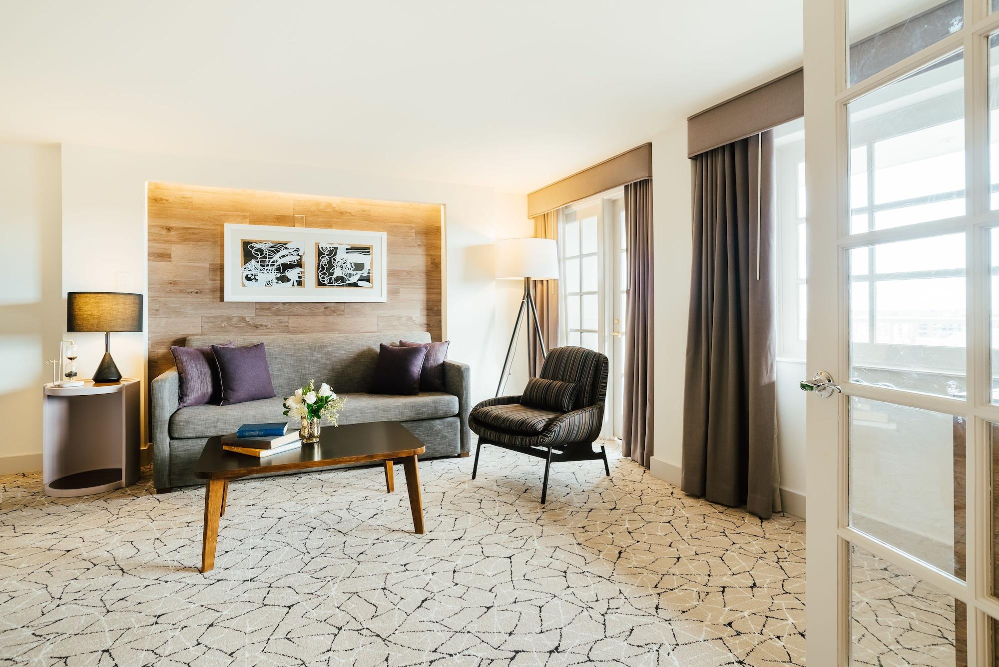 Warwick 4* Denver