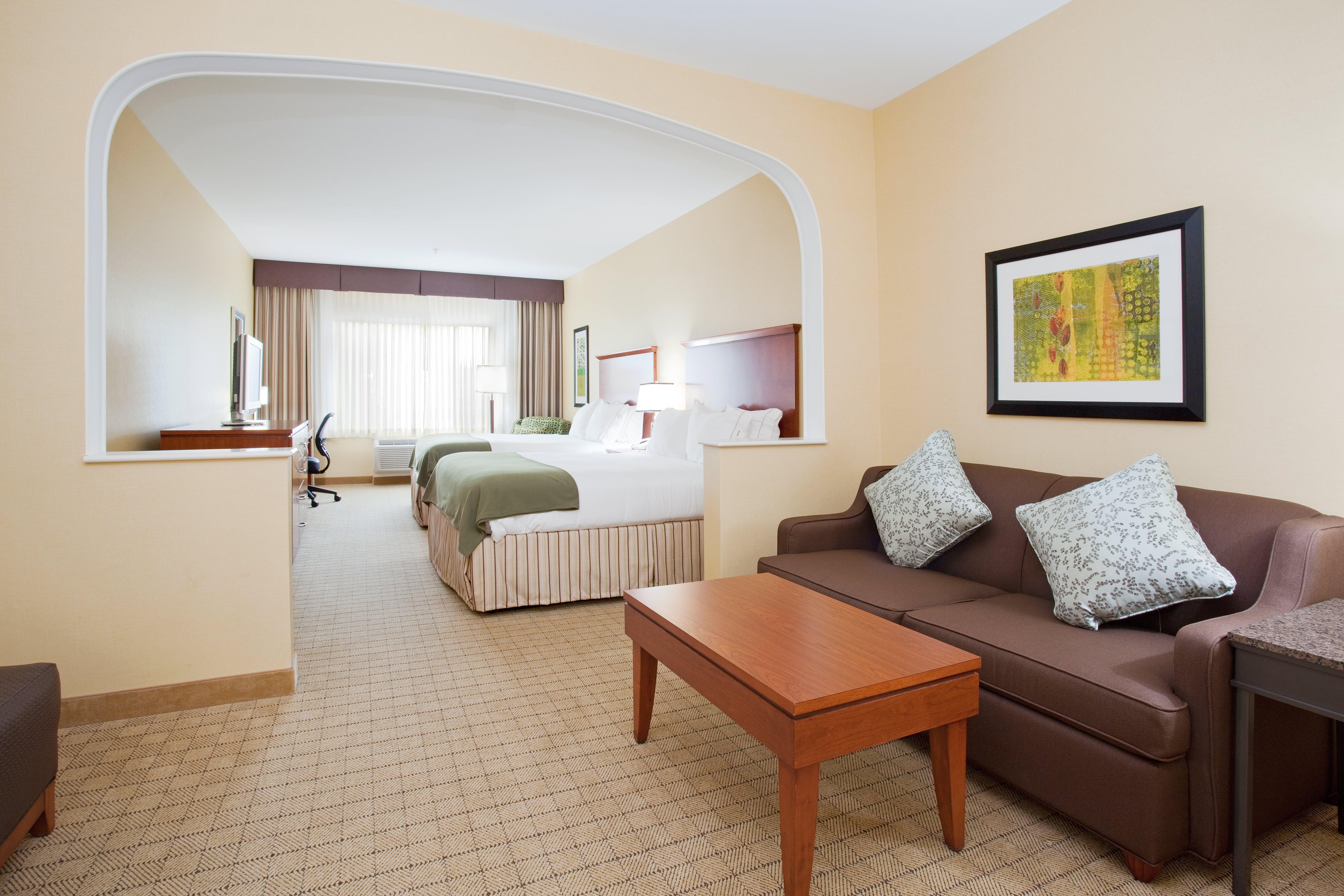 Holiday Express & Airport By Ihg Hotel