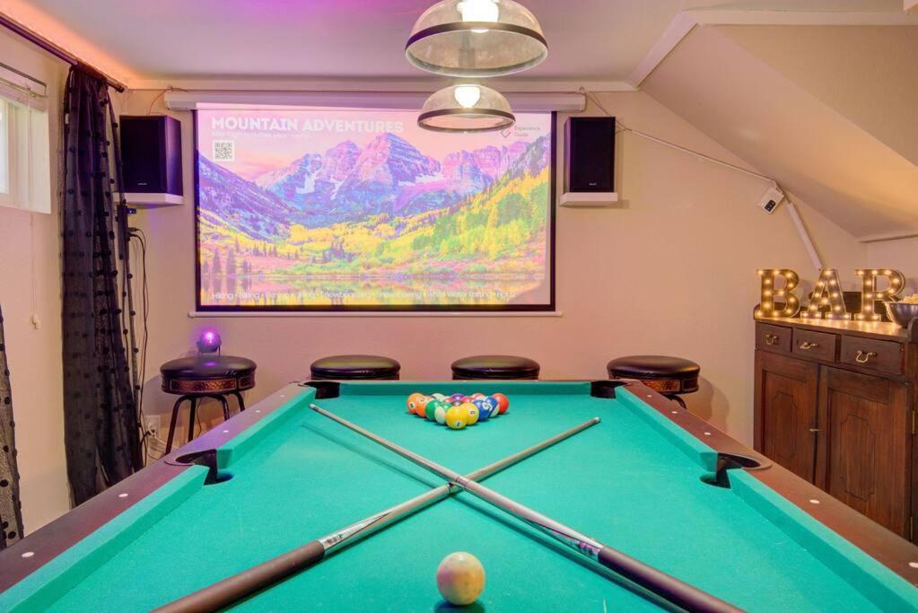 Lux Bach Retreat Prime Location 420ok Sleeps 20 Holiday home