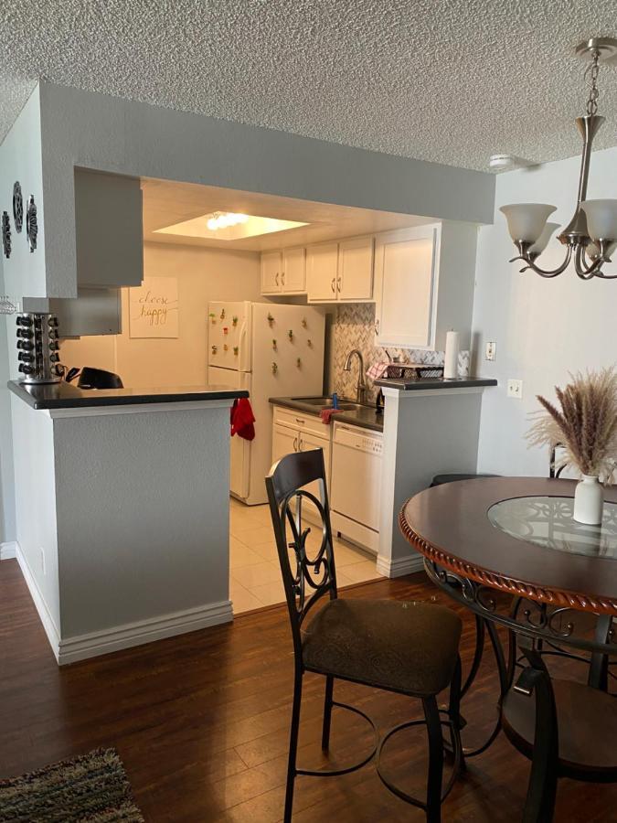 Cozy Woodside Apartment