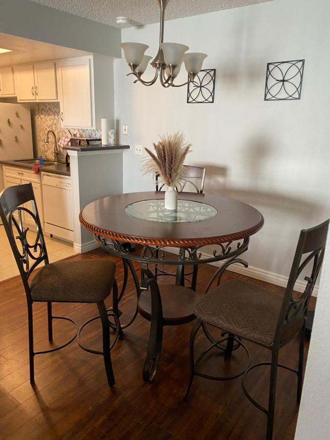Cozy Woodside Apartment