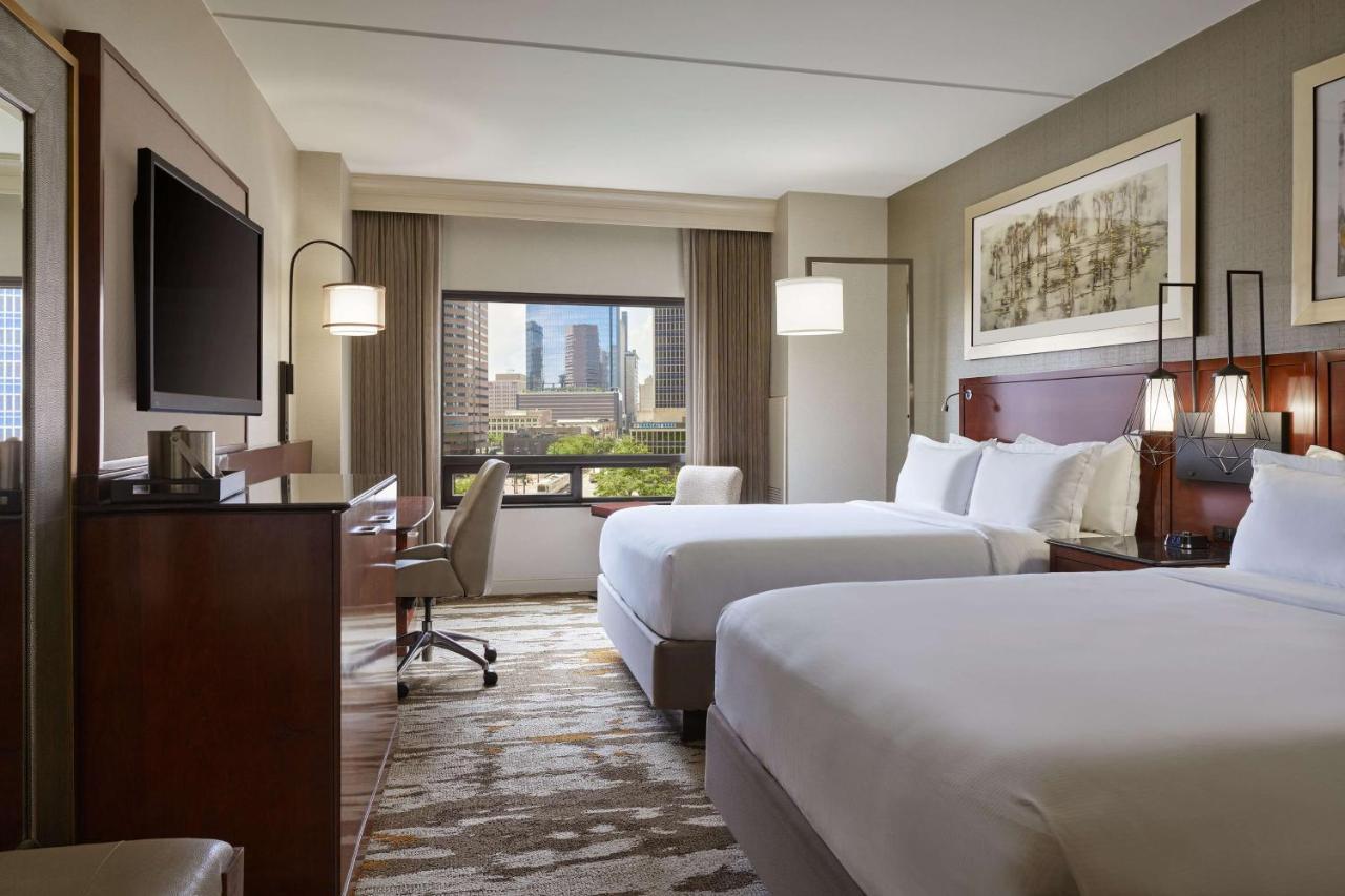 Hilton Center 4*