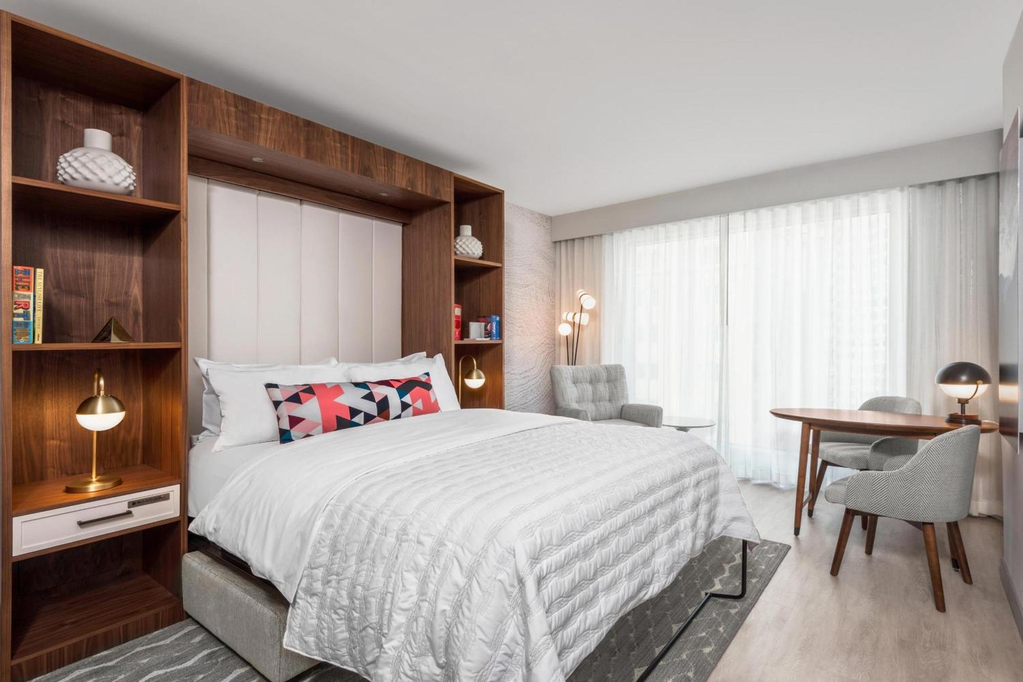 Le Meridien Downtown Hotel 4*