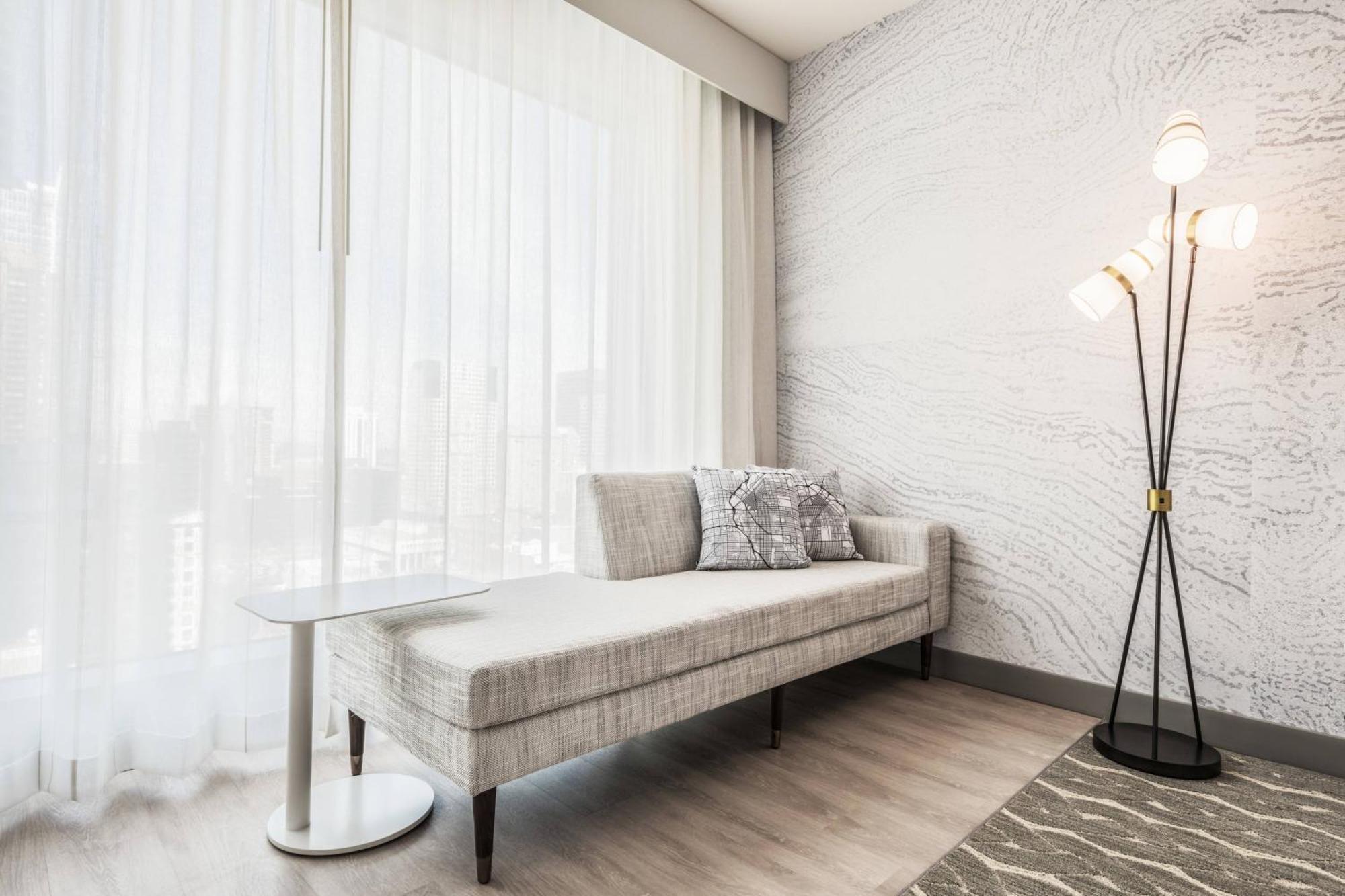 Le Meridien Downtown Hotel