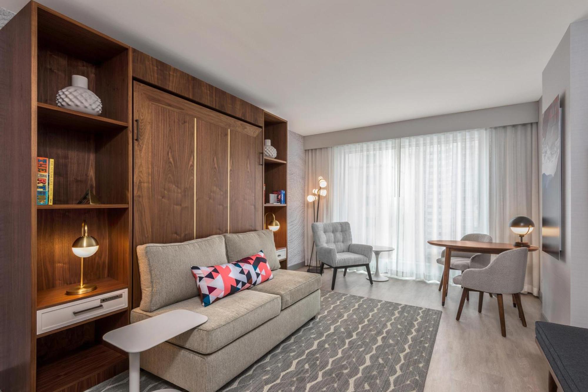 Hotel Le Meridien Downtown 4*