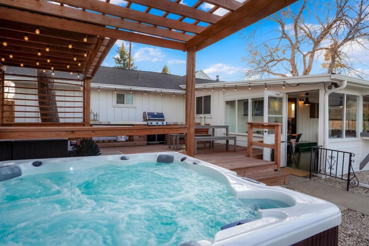Experience In Hot Tub And Fire Pit 4 Miles To Dt
