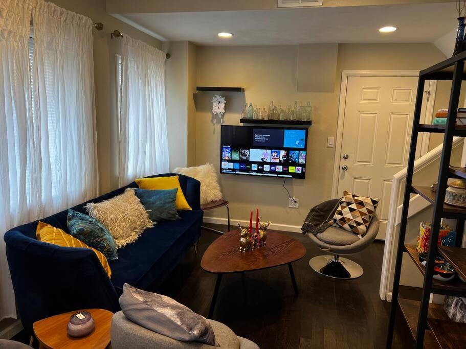 New! Private Cap Hill Carriage House Holiday home Denver