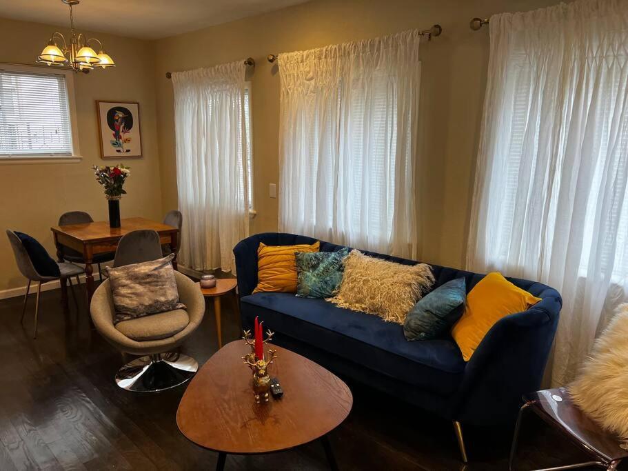 New! Private Cap Hill Carriage House Holiday home *