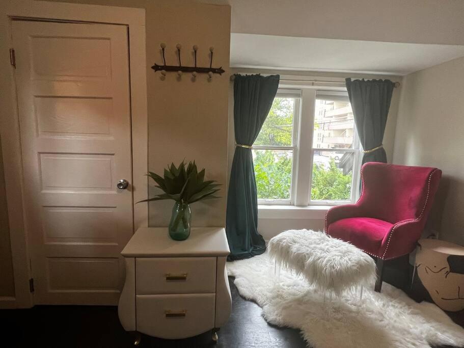 New! Private Cap Hill Carriage House Holiday home