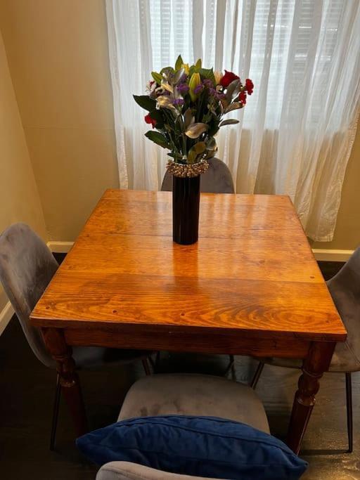 New! Private Cap Hill Carriage House Holiday home Denver