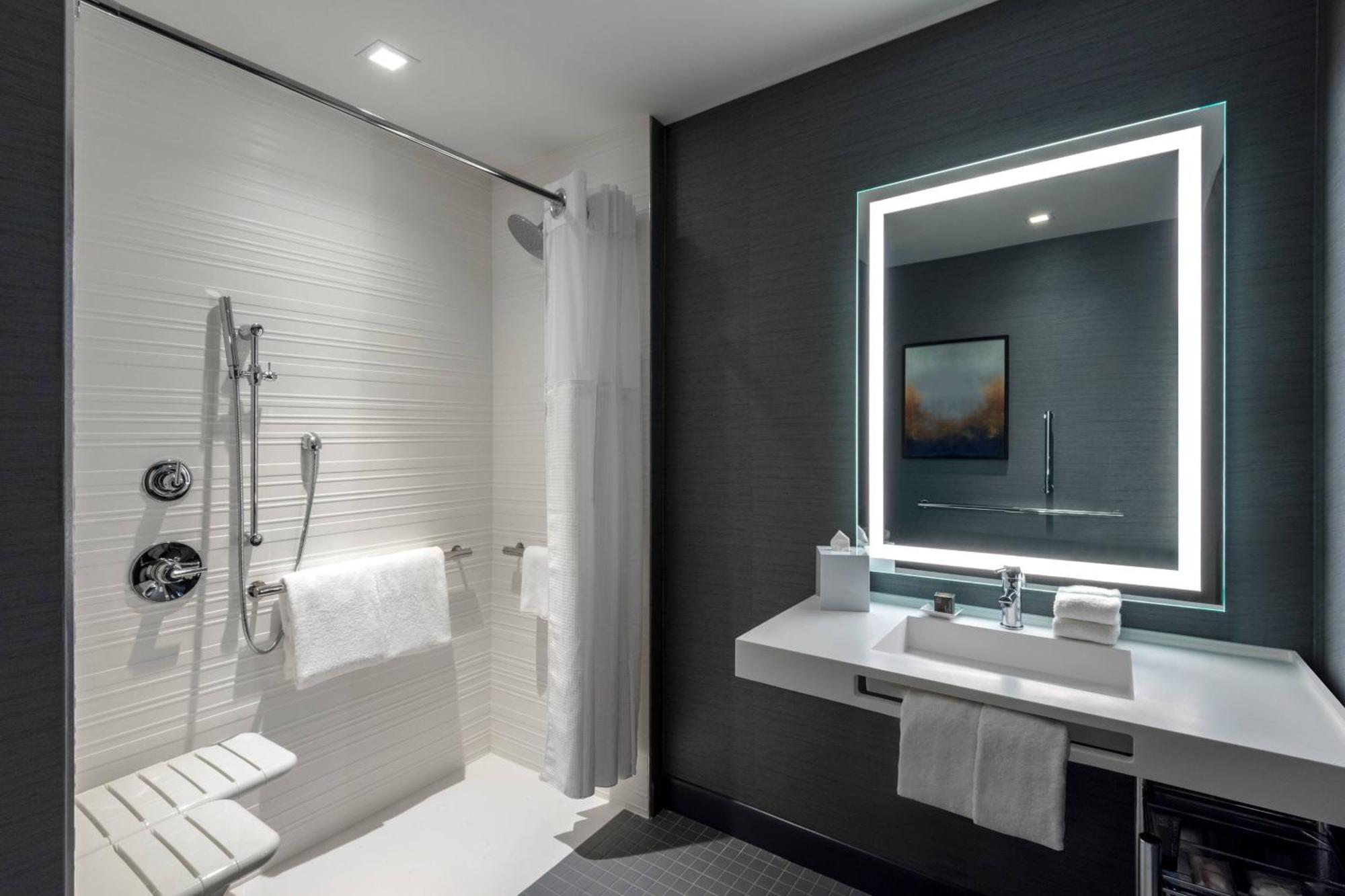 Ac By Marriott Downtown 4*