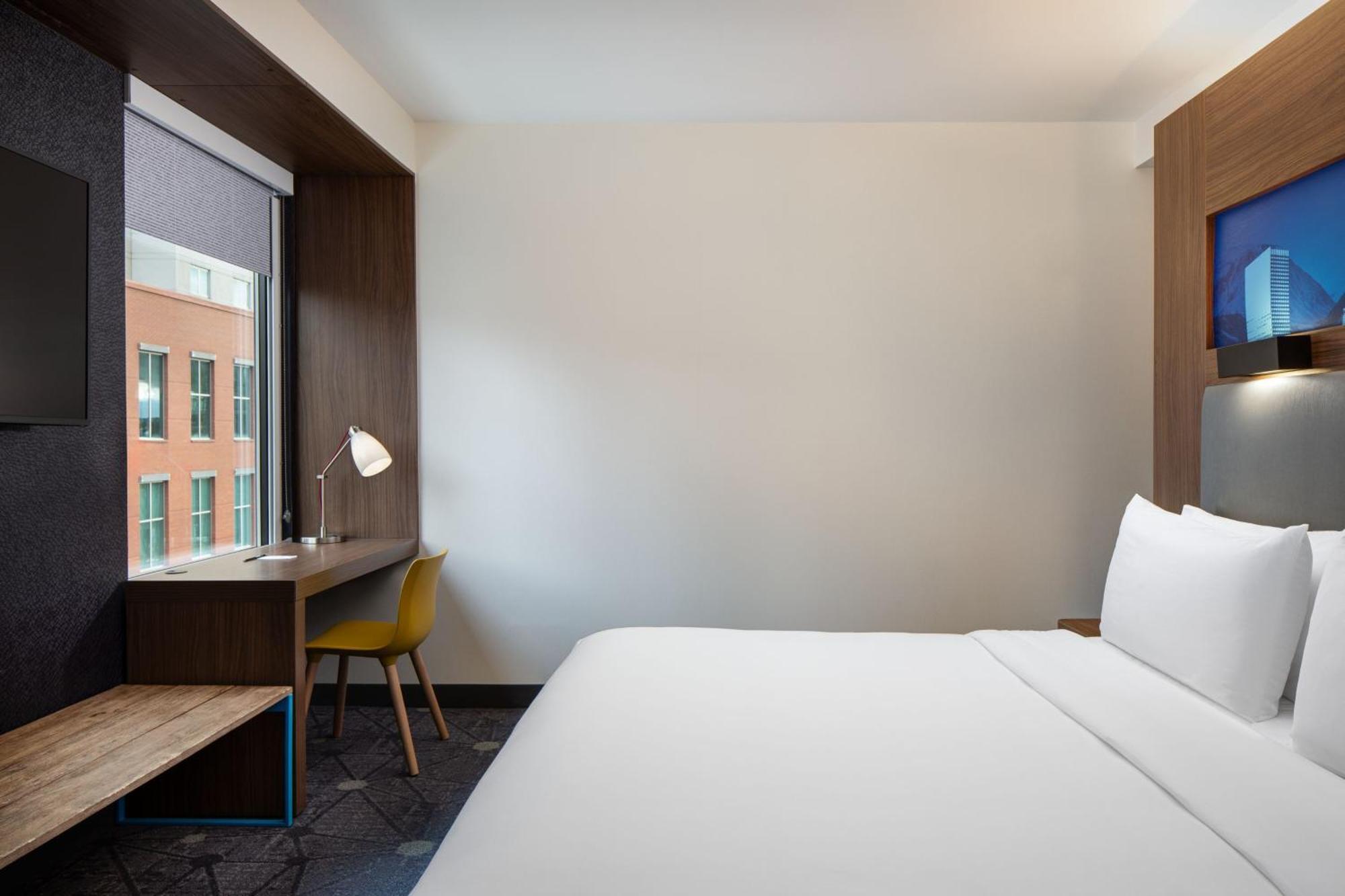 Aloft Downtown 3*