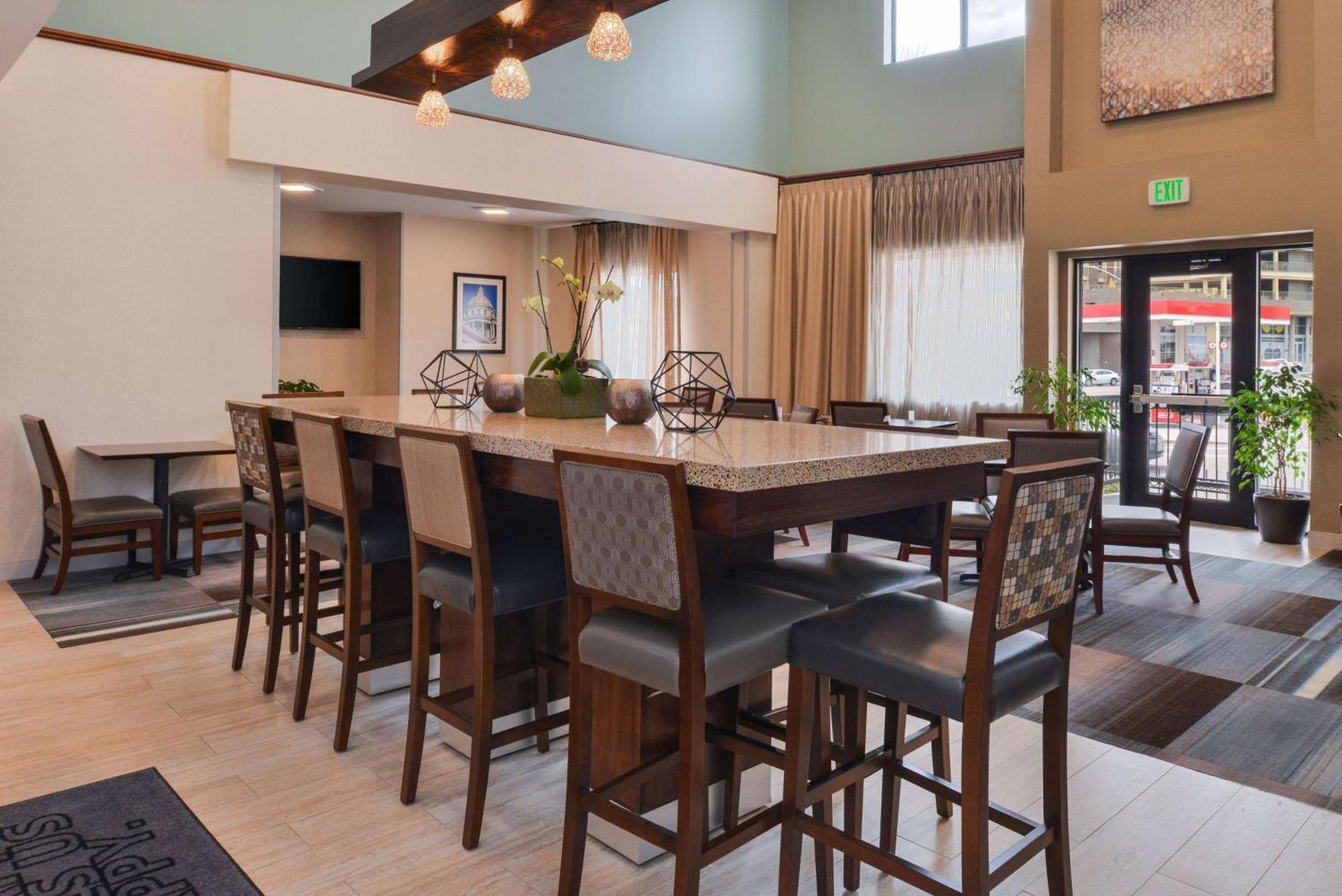 Hampton & Denver-speer Boulevard Hotel