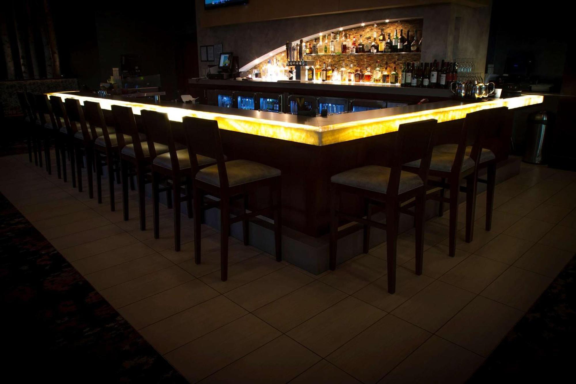 Hotel Embassy By Hilton Downtown Convention Center 4*