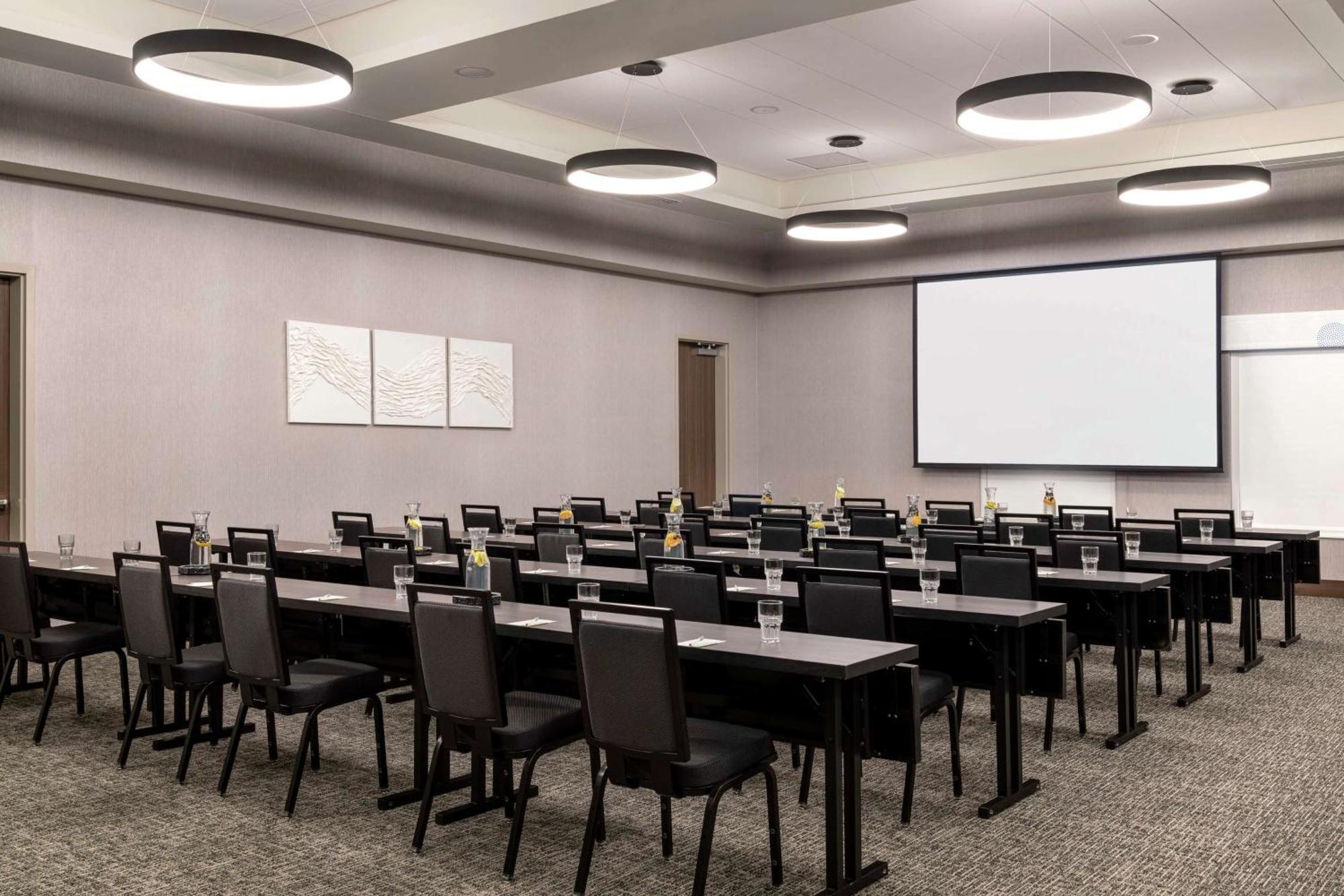Tru By Hilton Downtown Convention Center Hotel 3*