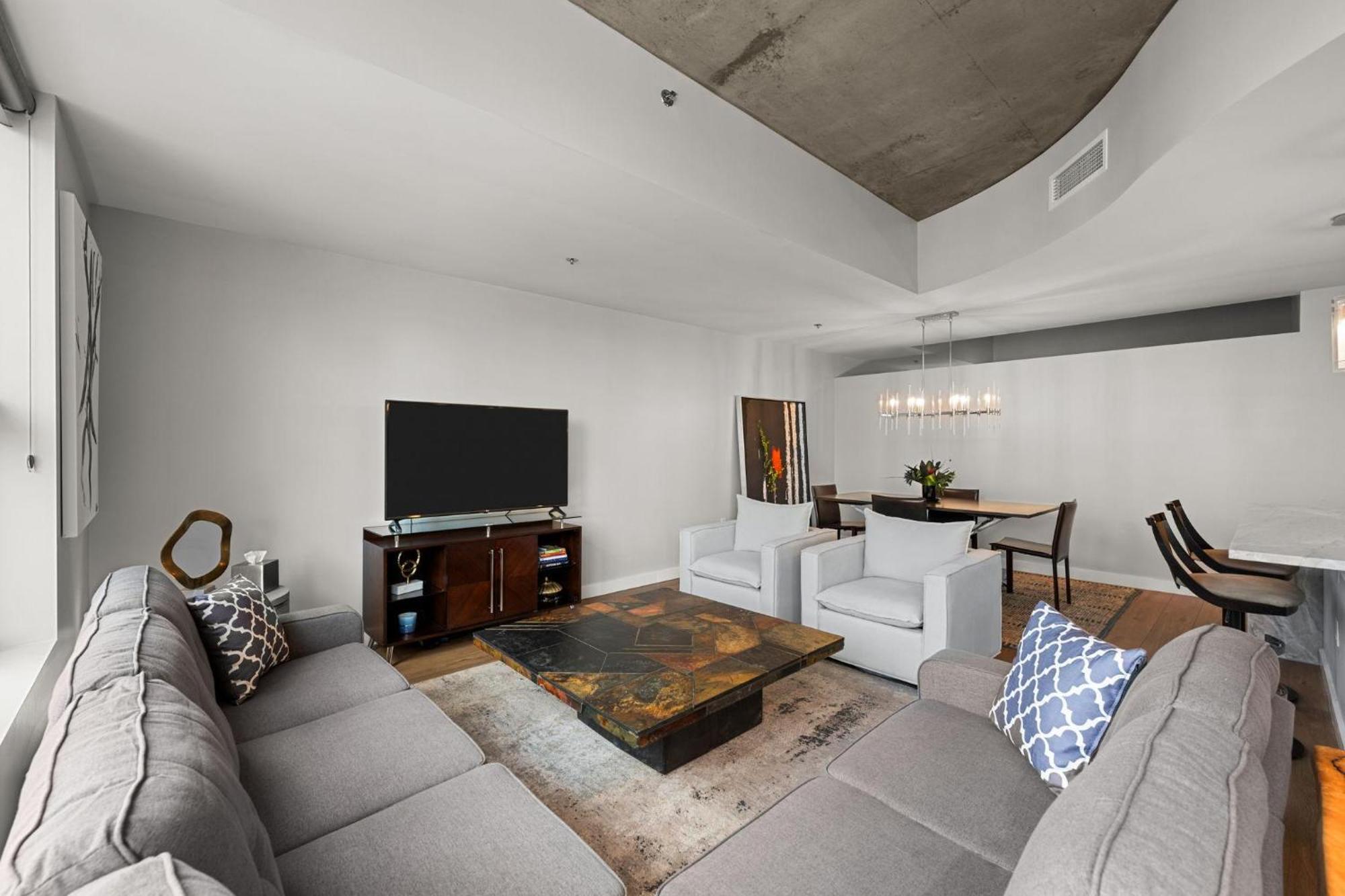 Spire - Unit 1810 Holiday home