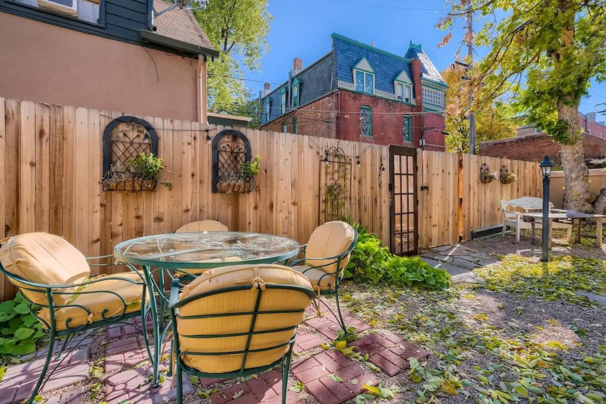 Woods Manor Walk To Downtown Built In 1887 Holiday home