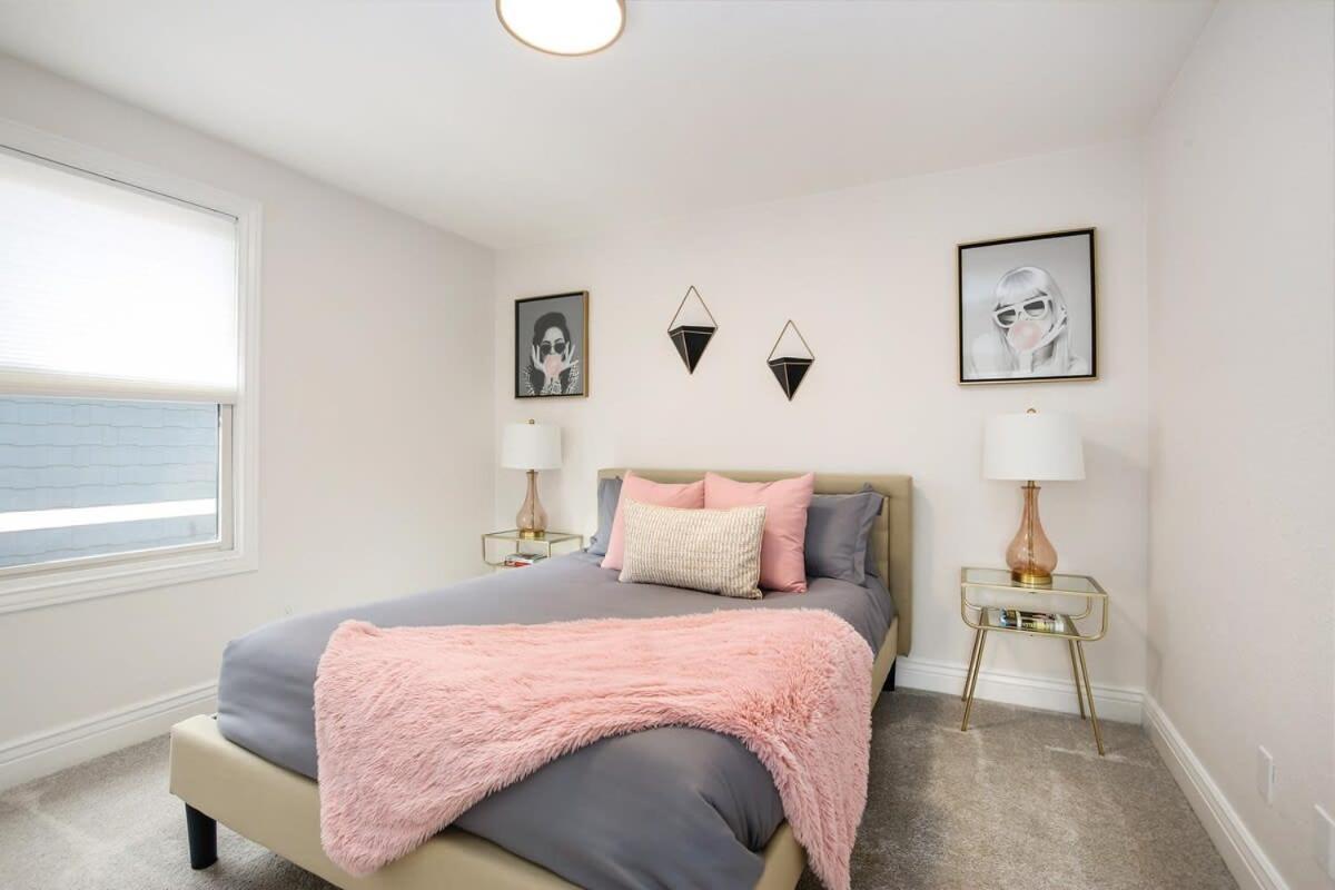 Holiday home Trendy Upscale Highlands 4 Bedrooms Sleeps 10 *