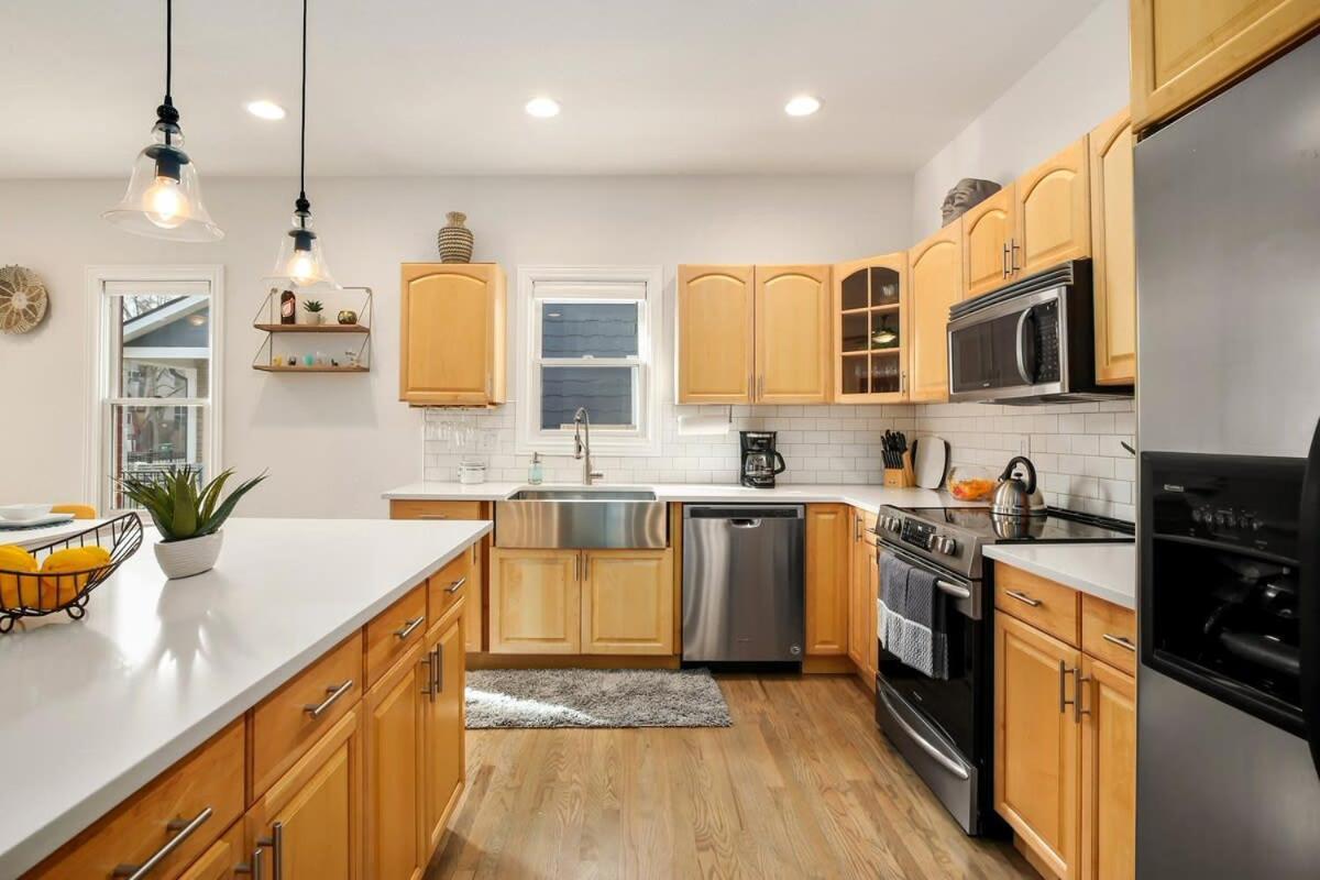 Trendy Upscale Highlands 4 Bedrooms Sleeps 10