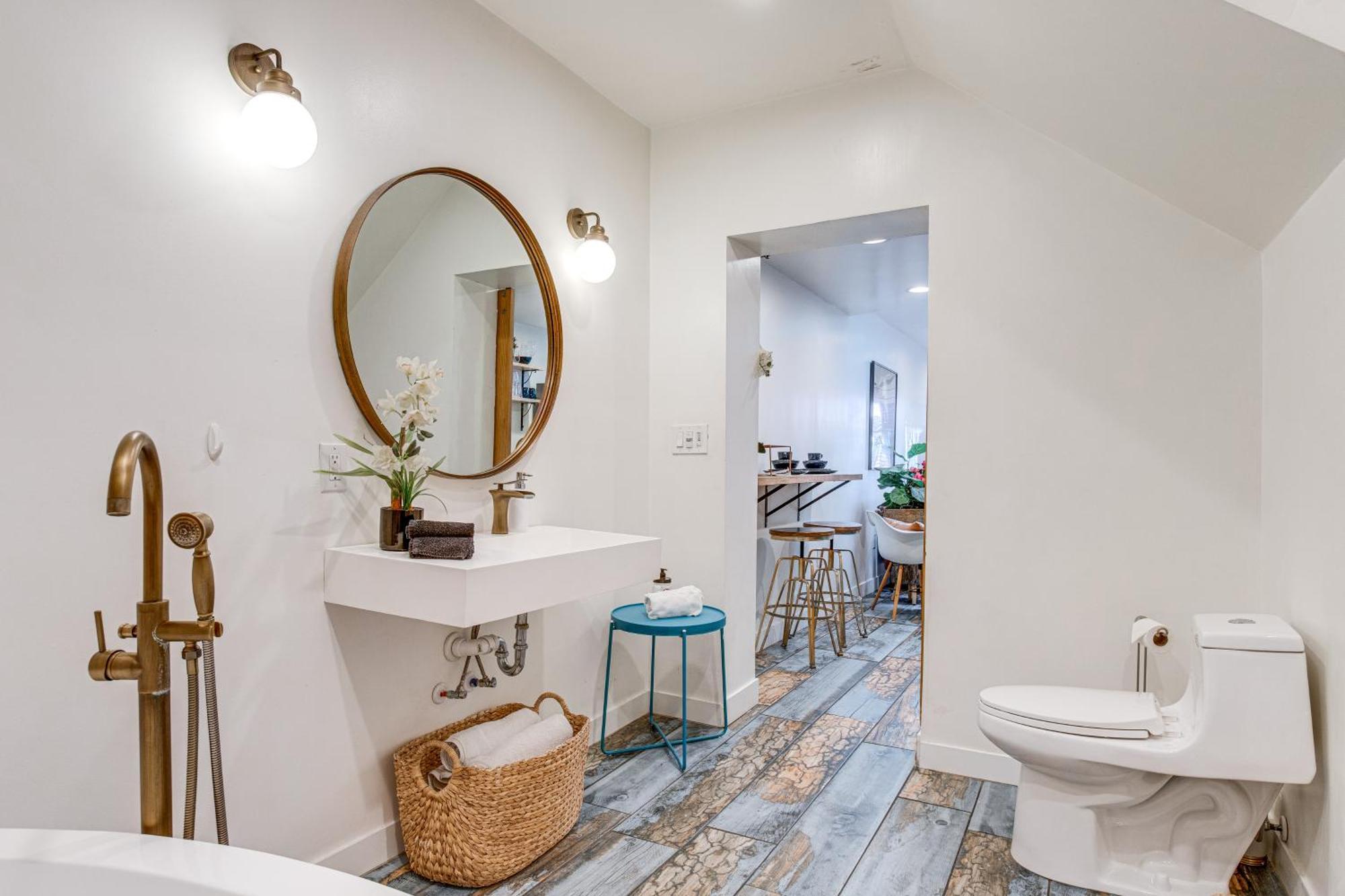 Apartment Tiny House Walk To Cafes, Bars, Eateries! Denver
