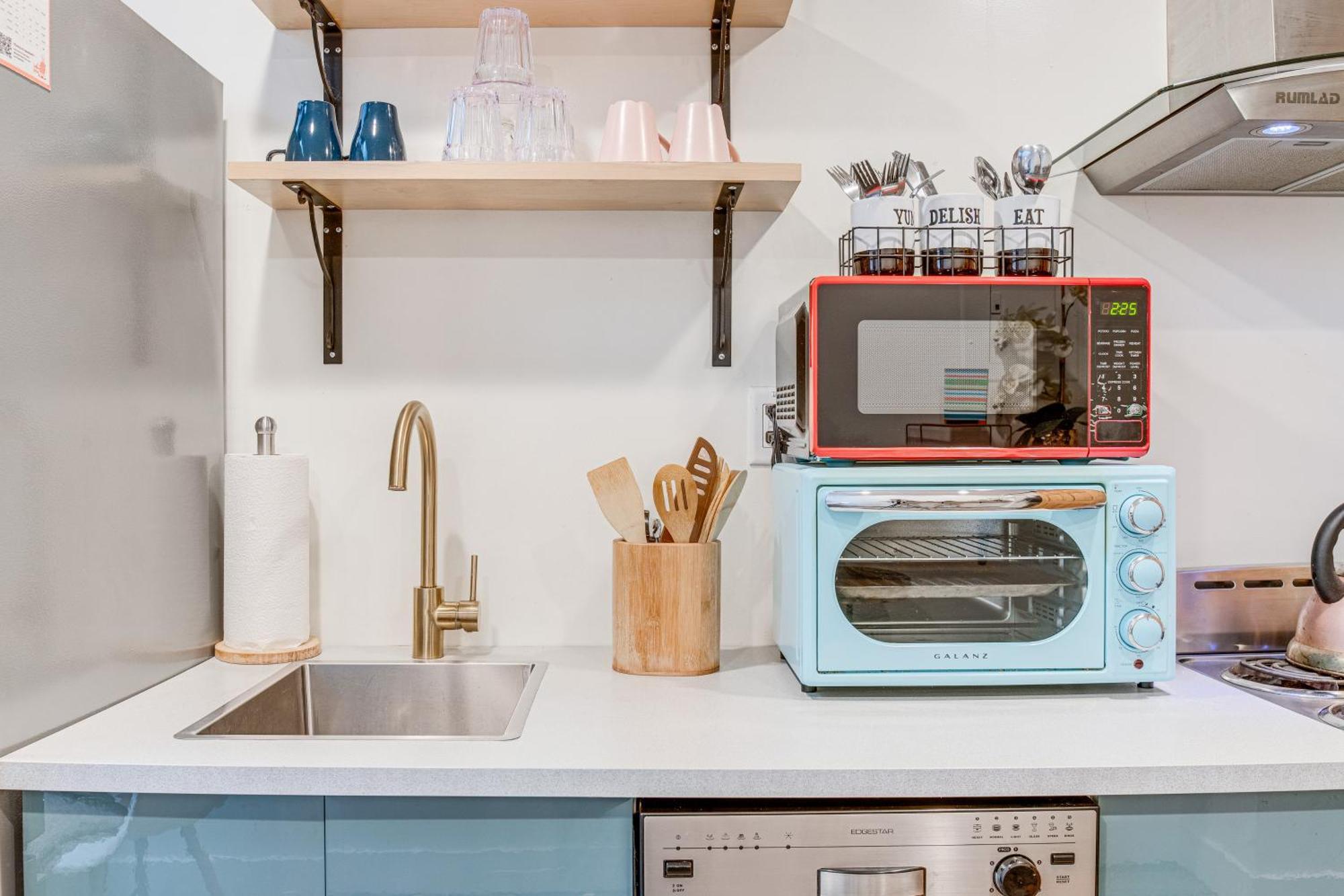 Apartment Tiny House Walk To Cafes, Bars, Eateries!