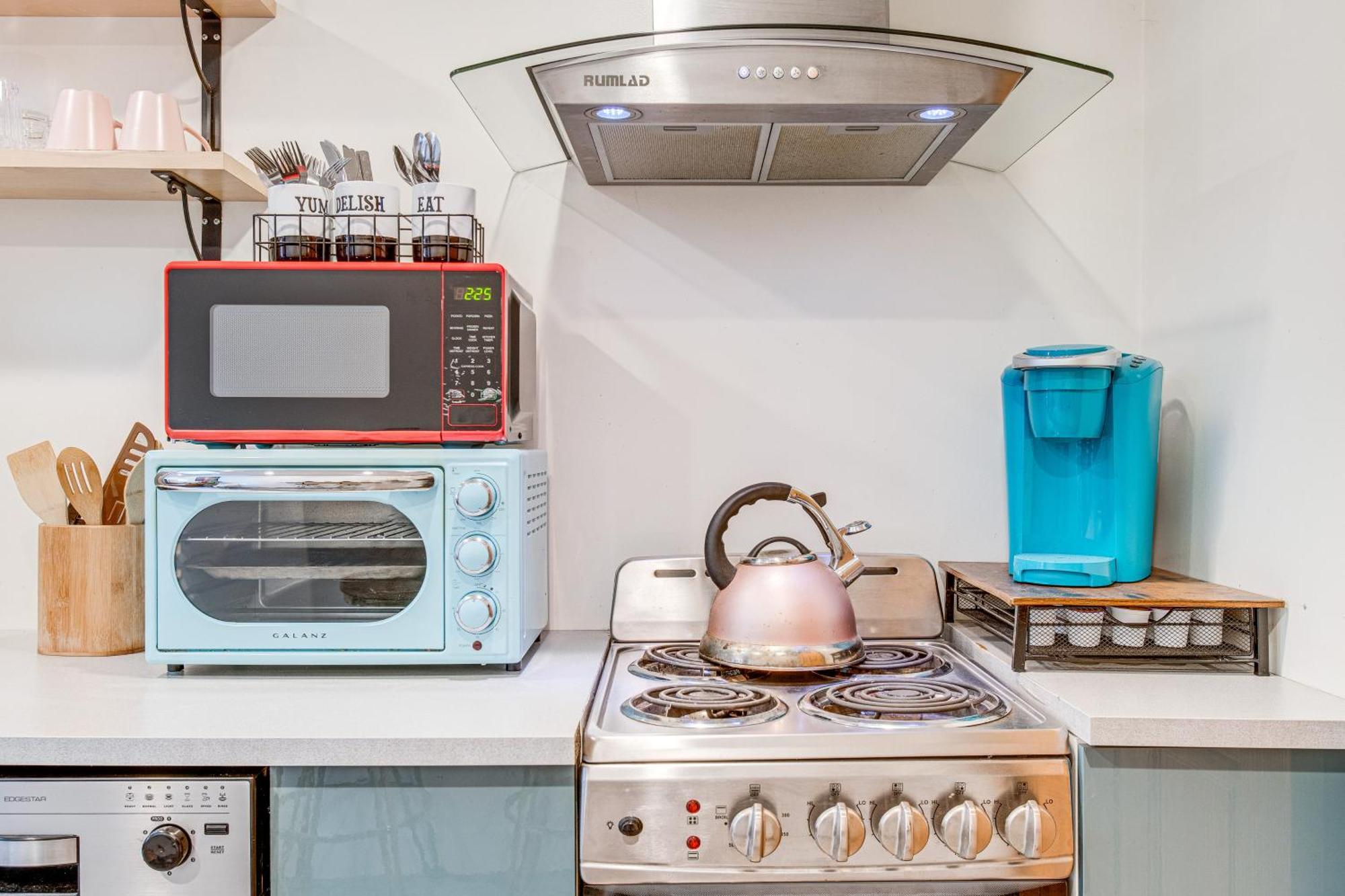 Apartment Tiny House Walk To Cafes, Bars, Eateries! *