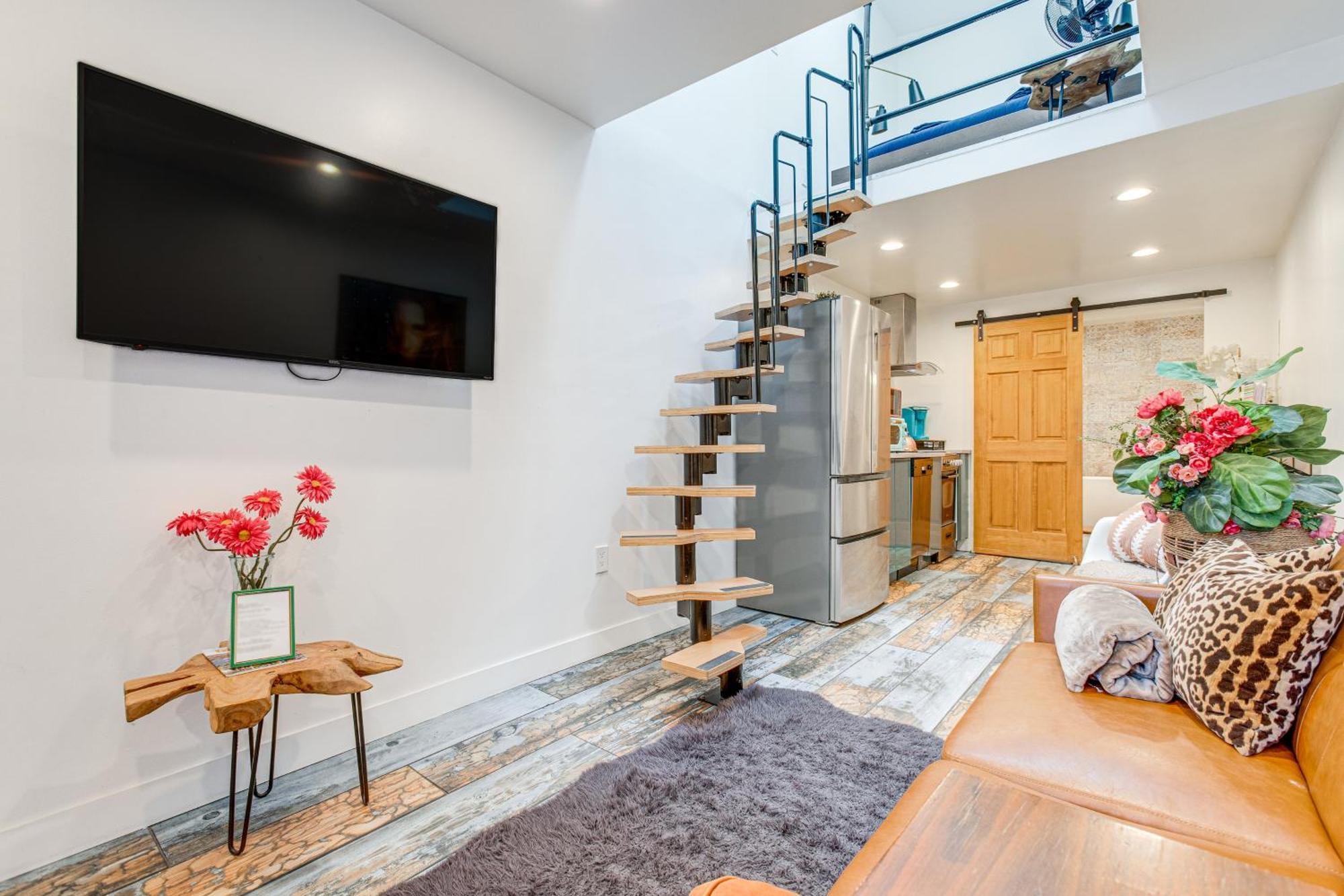 Apartment Tiny House Walk To Cafes, Bars, Eateries! Denver