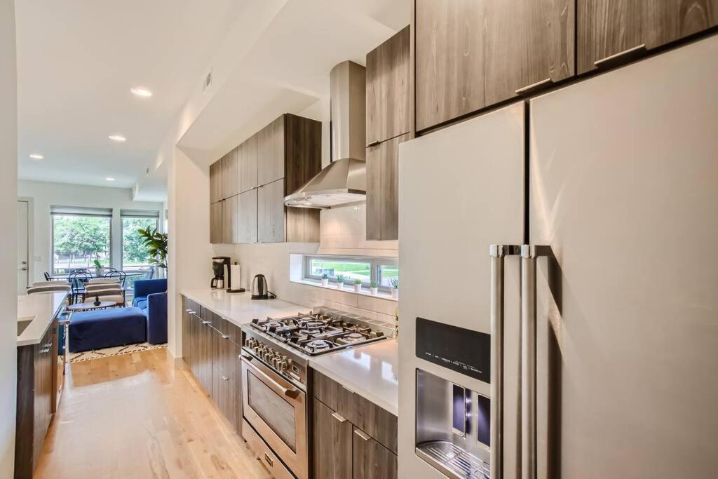 Holiday home Upscale Townhome W/ Stunning Rooftop Views *