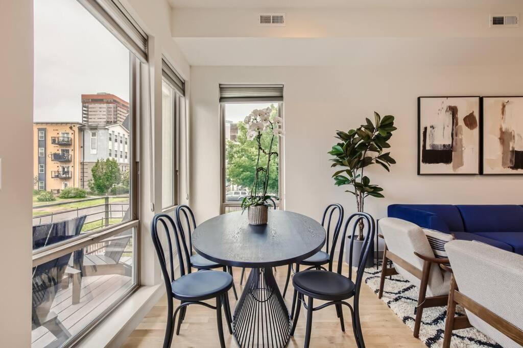 Upscale Townhome W/ Stunning Rooftop Views Holiday home *