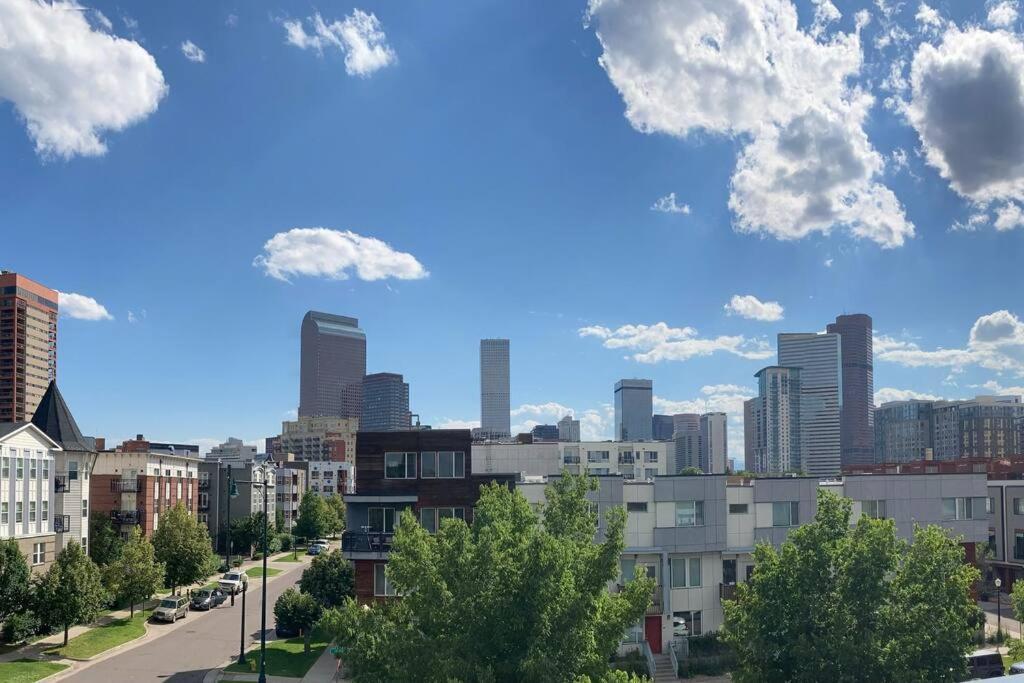 Upscale Townhome W/ Stunning Rooftop Views Holiday home *