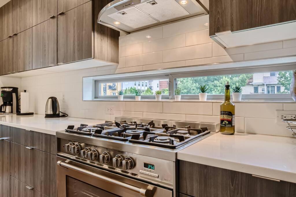 Upscale Townhome W/ Stunning Rooftop Views Holiday home Denver