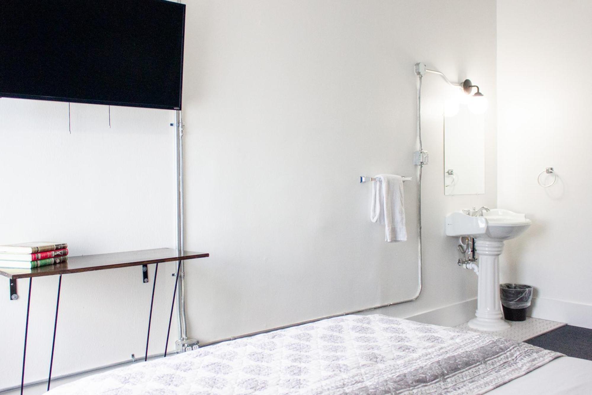 11Th Avenue Hostel