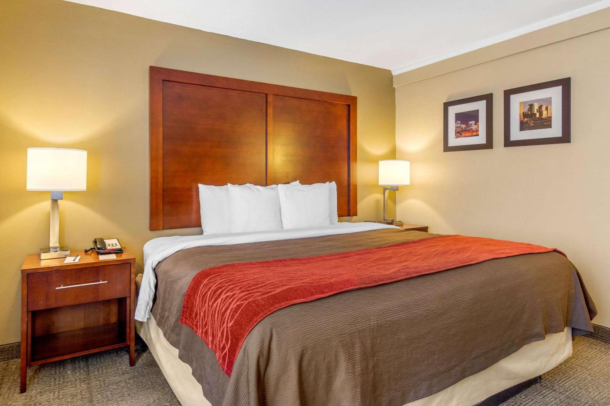 Central Inn Hotel 3*